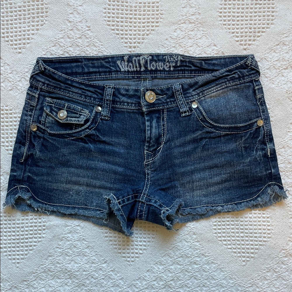 Wallflower Women’s Vintage Jeans in Dark Blue with Cute Embroidered Back Pockets